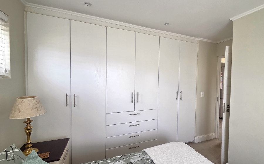 To Let 1 Bedroom Property for Rent in Thesen Islands Western Cape